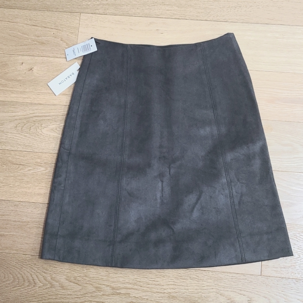 Aritzia Babaton Hopper Skirt